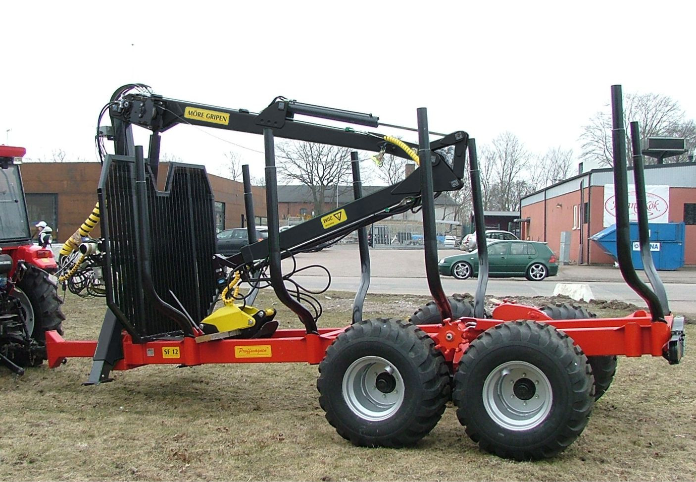 SF-12 Skogsvagn med kran